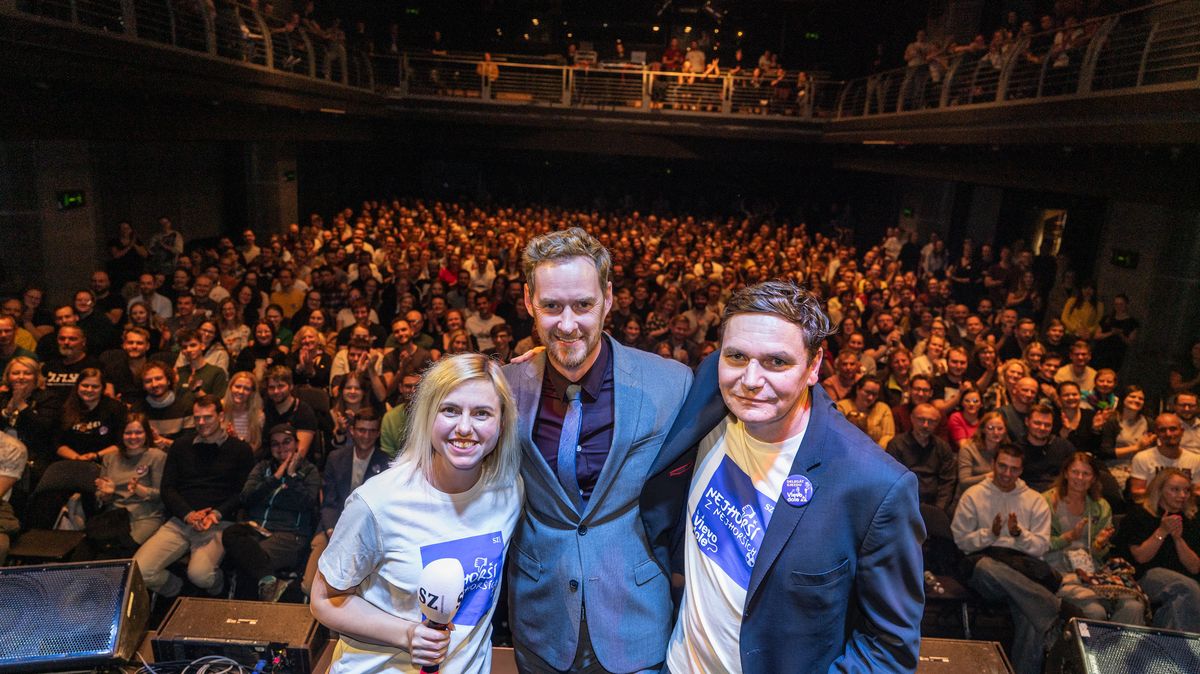 Velký krizový sjezd Vlevo dole zvolil novou, ještě lepší vládu